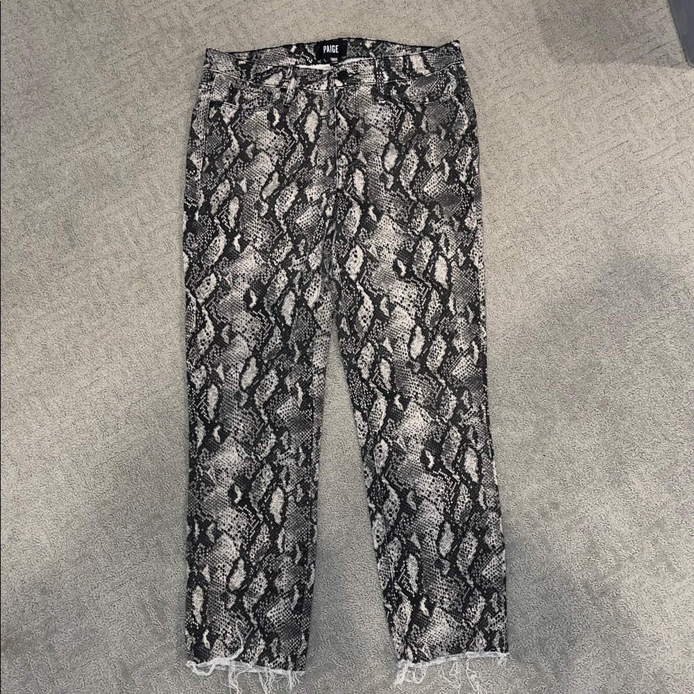 PAIGE Women's Black and Gray Snake Print Cropped Jeans